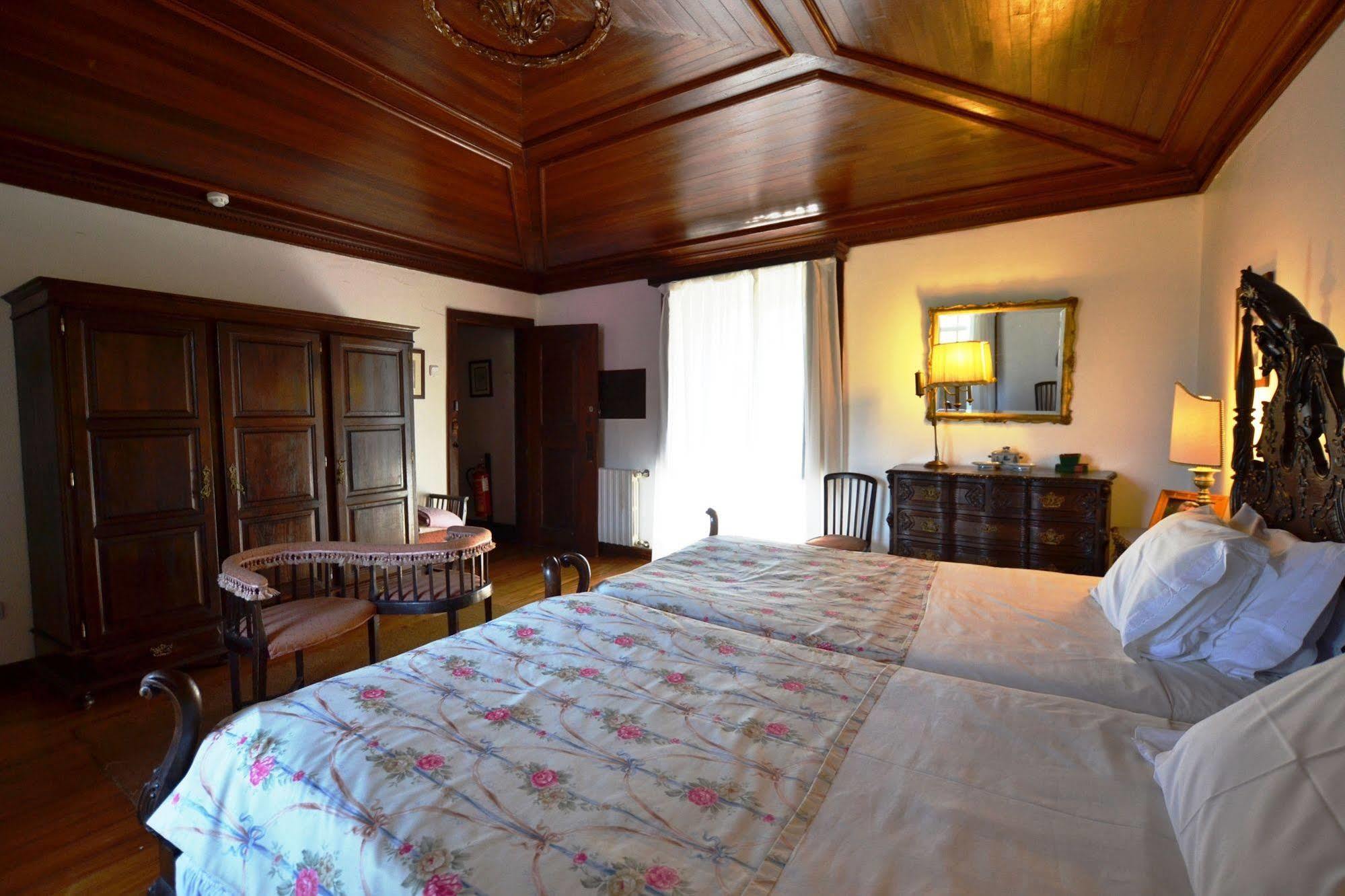 Bed and Breakfast Casa Dos Assentos De Quintiaes à Barcelos Extérieur photo